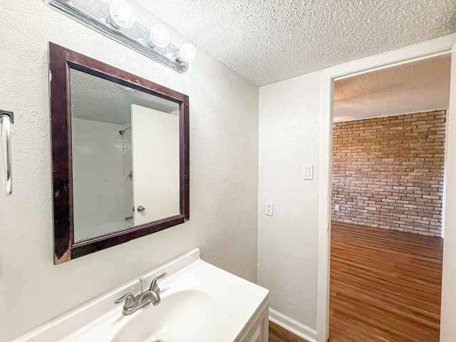 2833 Kings Road 210, Dallas, TX 75219