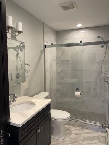 9 N Maryland Avenue, Port Washington, NY 11050