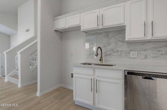 3657 SAMMY REECE Place, El Paso, TX 79938