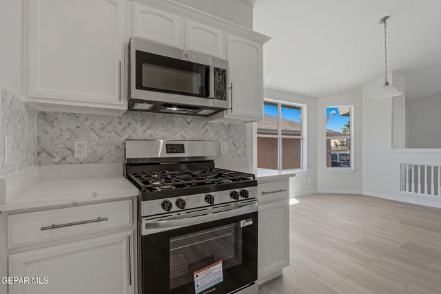 3657 SAMMY REECE Place, El Paso, TX 79938