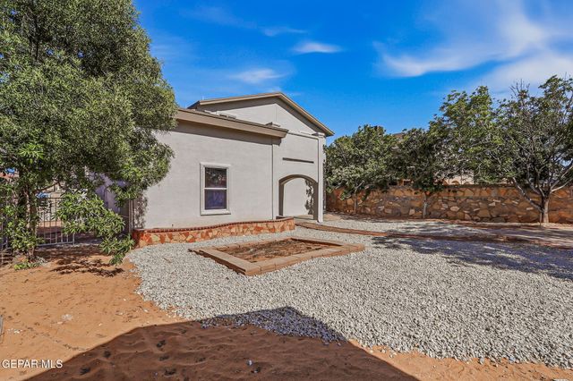 3657 SAMMY REECE Place, El Paso, TX 79938