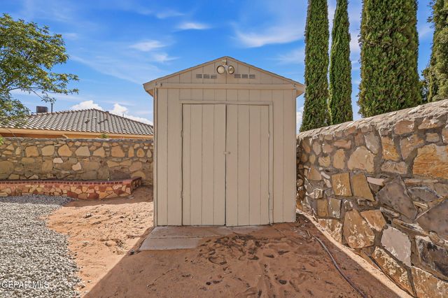 3657 SAMMY REECE Place, El Paso, TX 79938