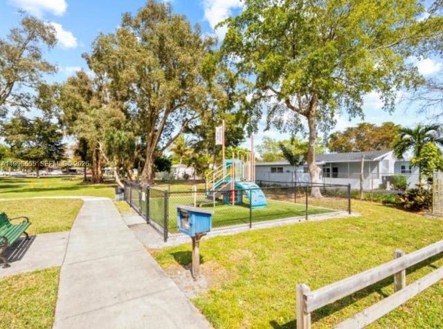 816 N Golf Dr 0, Hollywood, FL 33021