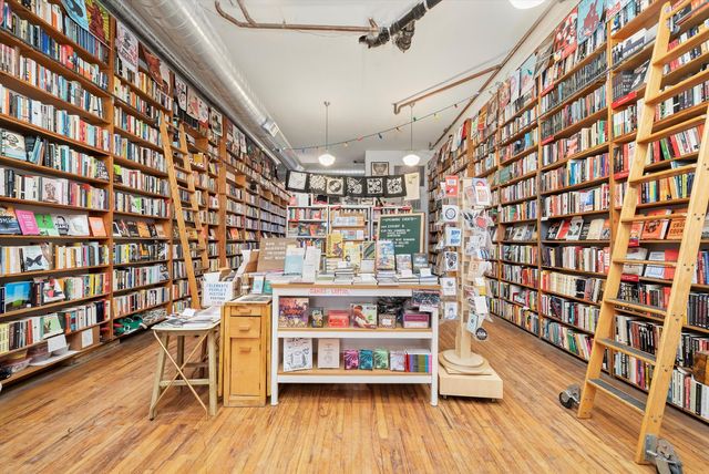 1102 W 18TH Street, Chicago, IL 60608