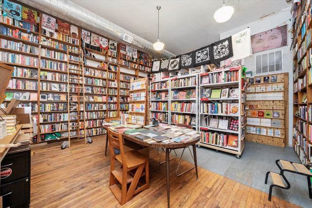 1102 W 18TH Street, Chicago, IL 60608