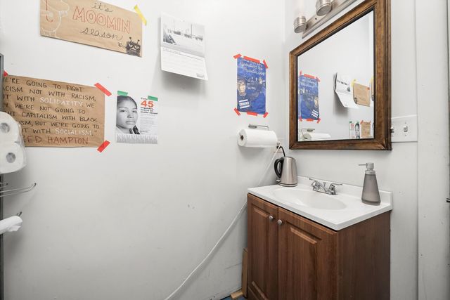 1102 W 18TH Street, Chicago, IL 60608