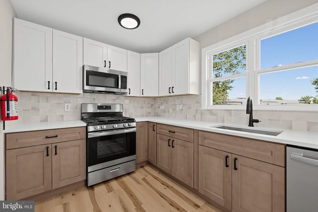 60 N CHESTER AVE, Riverside, NJ 08075