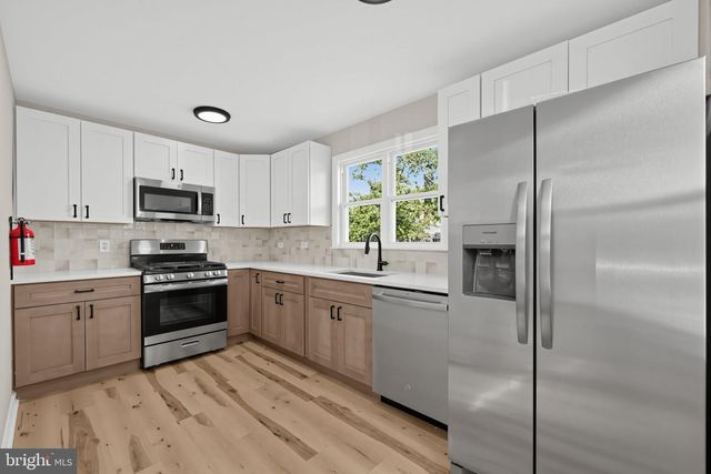 60 N CHESTER AVE, Riverside, NJ 08075