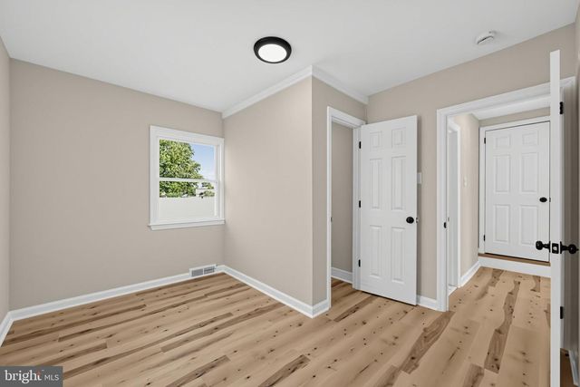 60 N CHESTER AVE, Riverside, NJ 08075