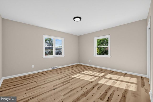 60 N CHESTER AVE, Riverside, NJ 08075