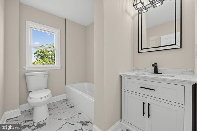 60 N CHESTER AVE, Riverside, NJ 08075