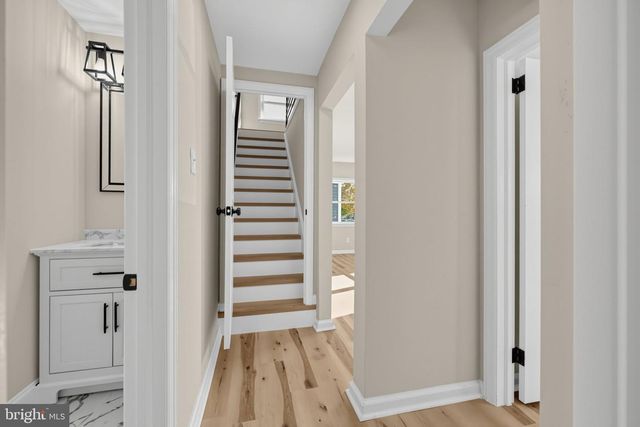 60 N CHESTER AVE, Riverside, NJ 08075