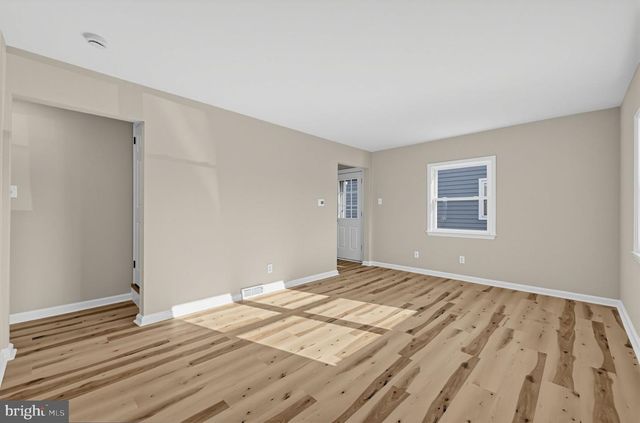 60 N CHESTER AVE, Riverside, NJ 08075