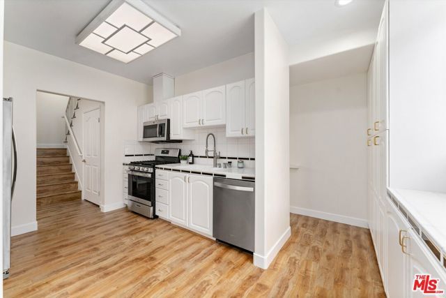 1338 Yale Street C, Santa Monica, CA 90404