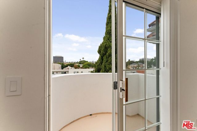 1338 Yale Street C, Santa Monica, CA 90404