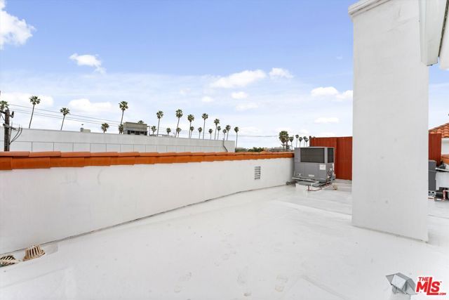 1338 Yale Street C, Santa Monica, CA 90404