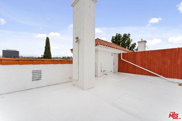1338 Yale Street C, Santa Monica, CA 90404