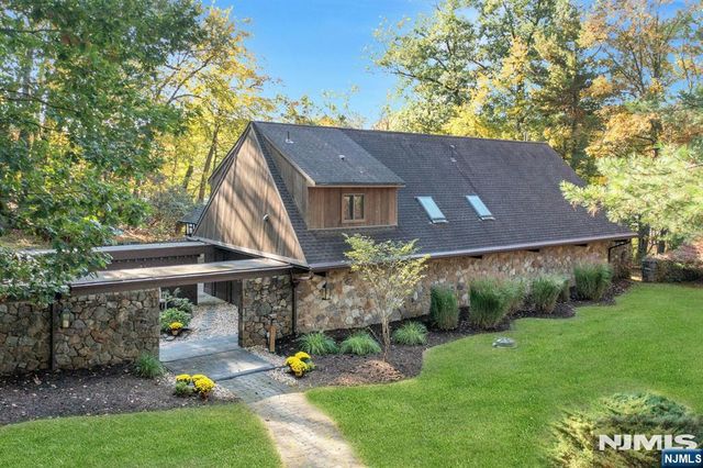 59 Youngs Road, Mahwah, NJ 07430