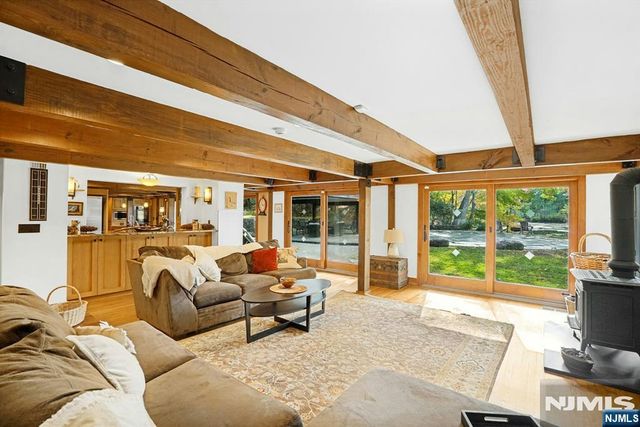 59 Youngs Road, Mahwah, NJ 07430