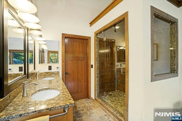 59 Youngs Road, Mahwah, NJ 07430