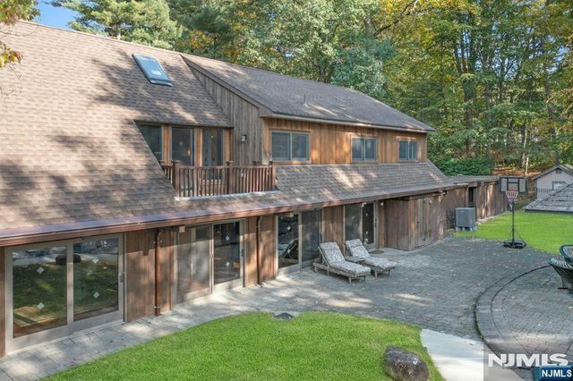 59 Youngs Road, Mahwah, NJ 07430