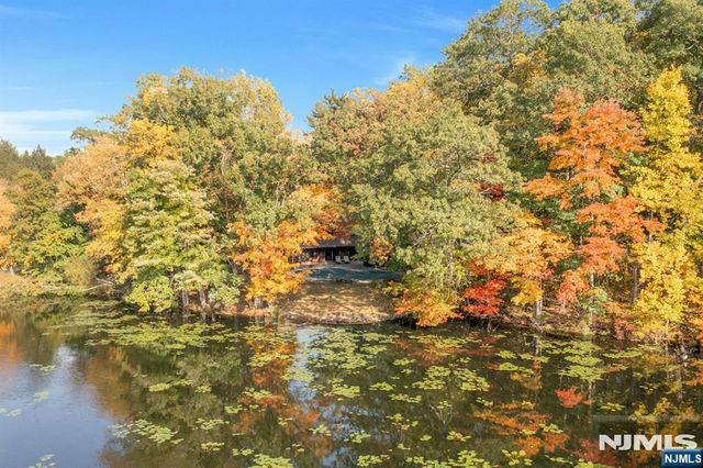 59 Youngs Road, Mahwah, NJ 07430