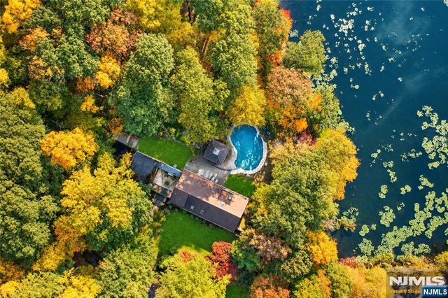 59 Youngs Road, Mahwah, NJ 07430