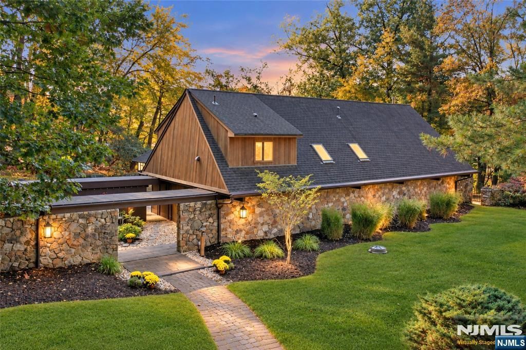 59 Youngs Road, Mahwah, NJ 07430