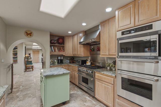 957 Paseo Del Sur, Santa Fe, NM 87501
