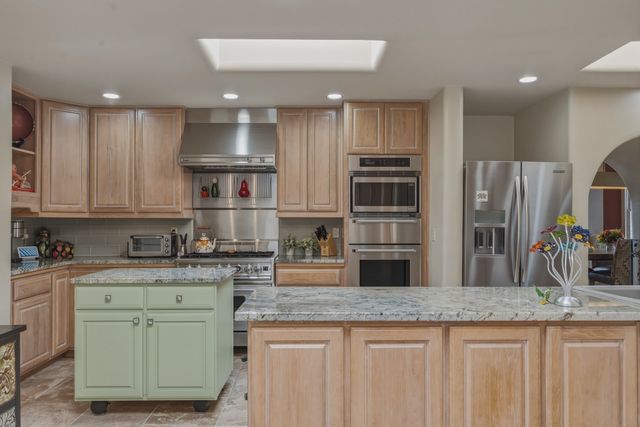 957 Paseo Del Sur, Santa Fe, NM 87501