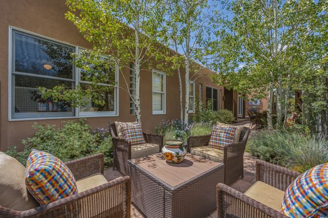 957 Paseo Del Sur, Santa Fe, NM 87501