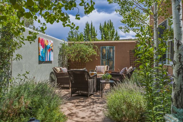 957 Paseo Del Sur, Santa Fe, NM 87501