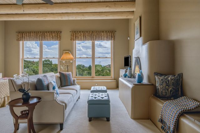 957 Paseo Del Sur, Santa Fe, NM 87501
