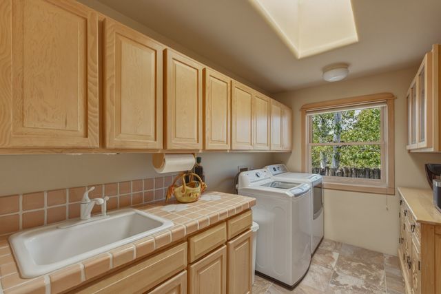 957 Paseo Del Sur, Santa Fe, NM 87501