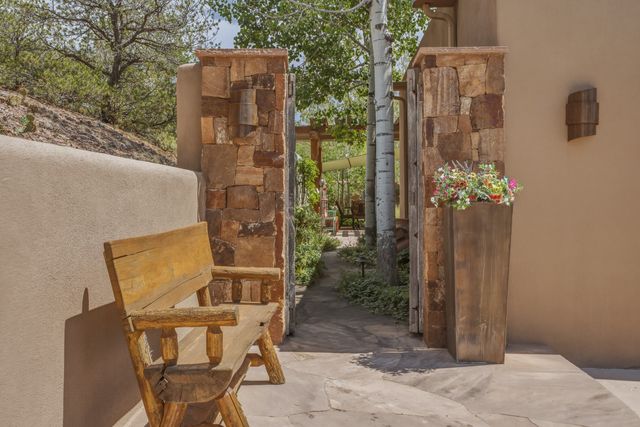 957 Paseo Del Sur, Santa Fe, NM 87501