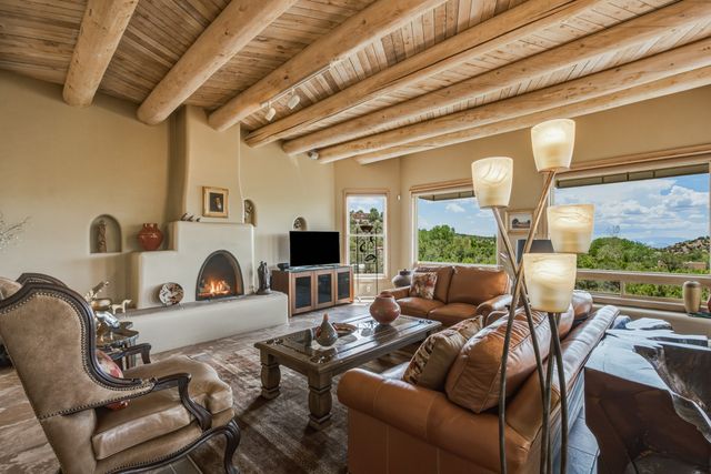 957 Paseo Del Sur, Santa Fe, NM 87501