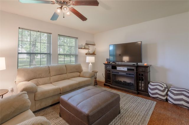 405 Peacock Path, Trinity, TX 75862