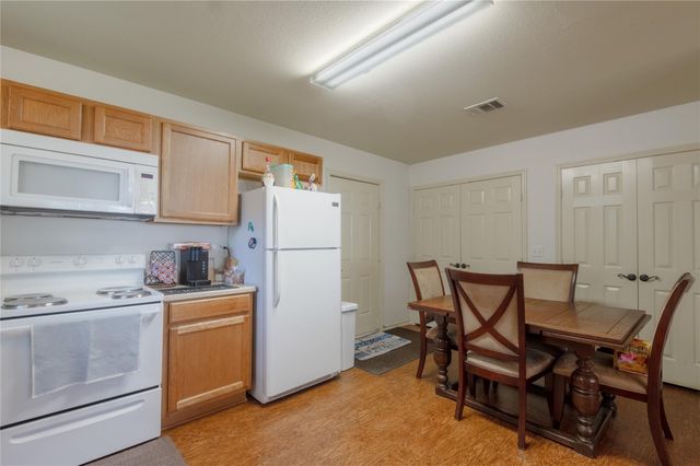 405 Peacock Path, Trinity, TX 75862