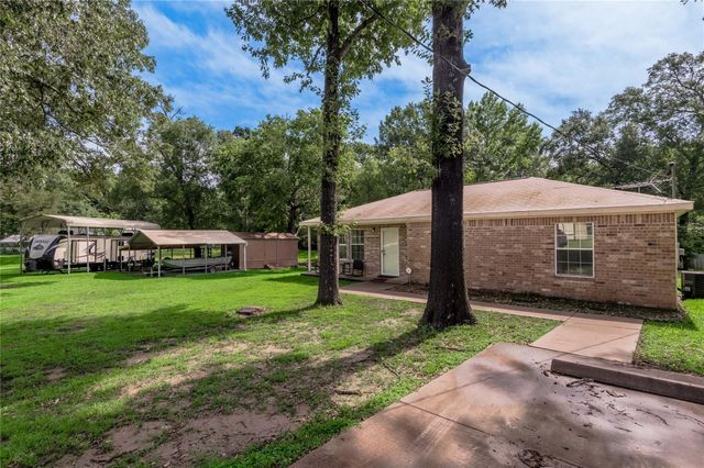 405 Peacock Path, Trinity, TX 75862