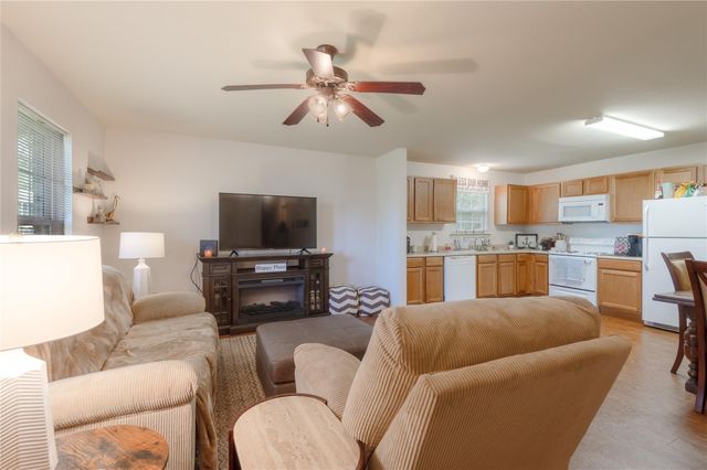 405 Peacock Path, Trinity, TX 75862