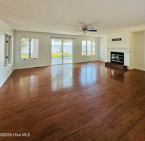 186 E Camp Perry Road, Hertford, NC 27944