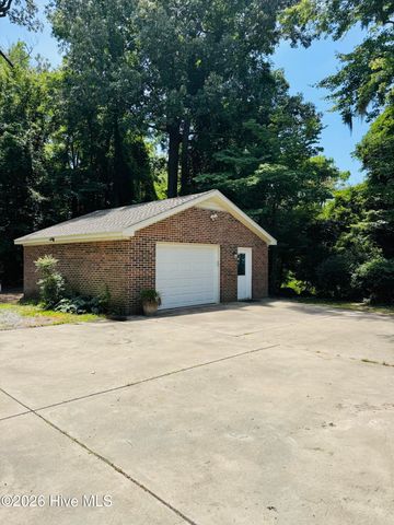 186 E Camp Perry Road, Hertford, NC 27944