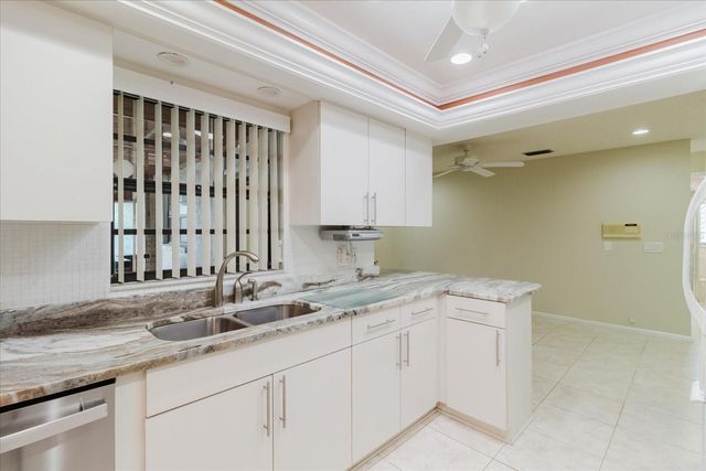 8222 LA SERENA DRIVE, Tampa, FL 33614