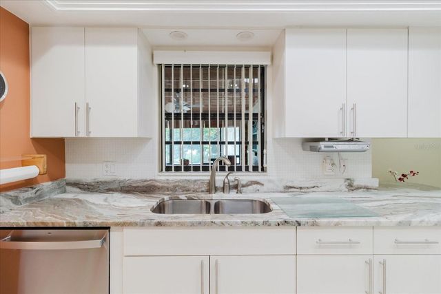 8222 LA SERENA DRIVE, Tampa, FL 33614