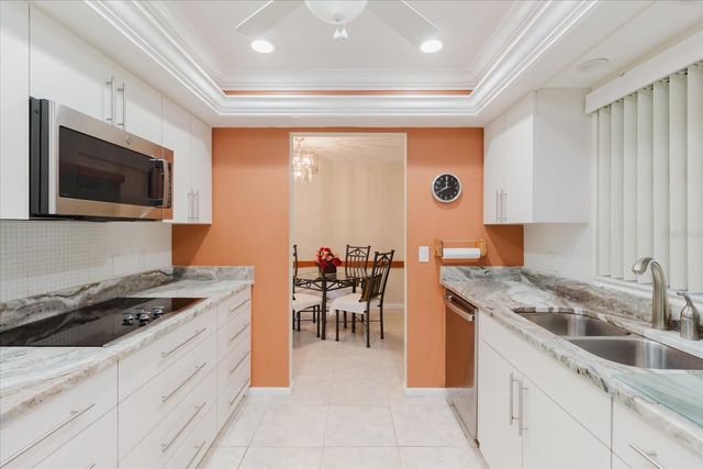 8222 LA SERENA DRIVE, Tampa, FL 33614