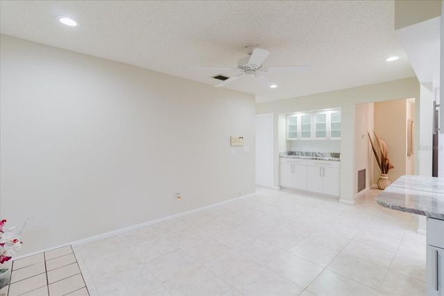 8222 LA SERENA DRIVE, Tampa, FL 33614