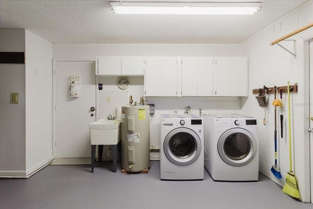 8222 LA SERENA DRIVE, Tampa, FL 33614