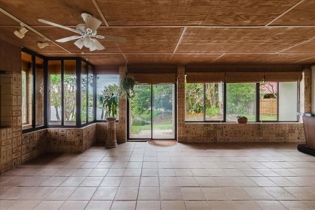 8222 LA SERENA DRIVE, Tampa, FL 33614