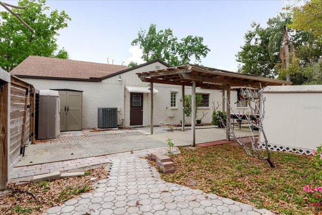 8222 LA SERENA DRIVE, Tampa, FL 33614