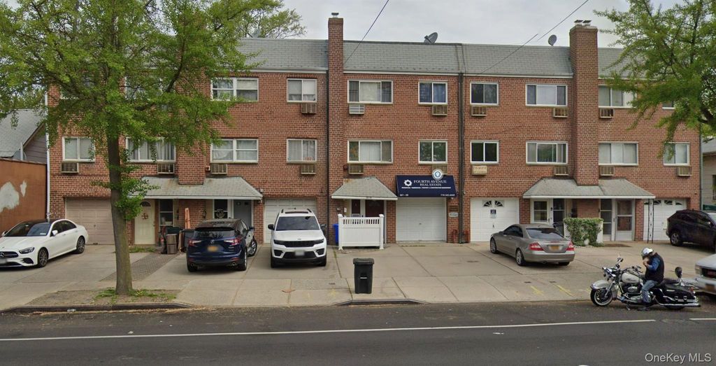 26109 Hillside Avenue 3, Floral Park, NY 11004